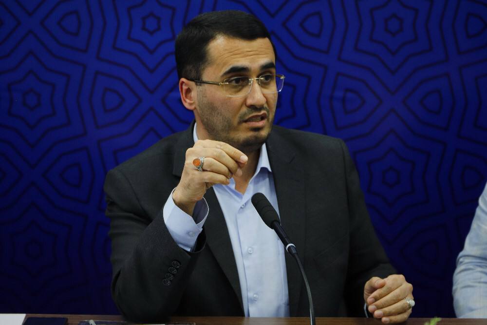 متفکرآزاد: مبارزه با فساد خط قرمز ندارد متفکرآزاد: مبارزه با فساد خط قرمز ندارد