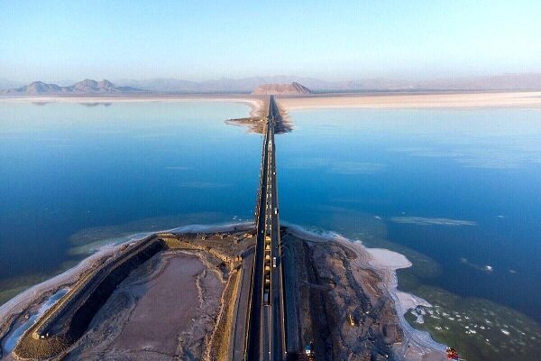 ۱۰۰ میلیون مترمکعب آب؛ مرهمی موقت برای ظرفیت ۳۰ میلیاردی دریاچه ارومیه ۱۰۰ میلیون مترمکعب آب؛ مرهمی موقت برای ظرفیت ۳۰ میلیاردی دریاچه ارومیه
