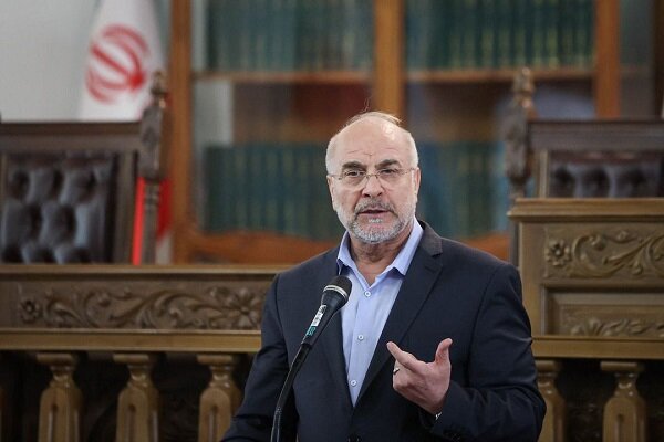 قالیباف از راه اندازی سامانه مکاتبات الکترونیکی با دولت خبر داد قالیباف از راه اندازی سامانه مکاتبات الکترونیکی با دولت خبر داد