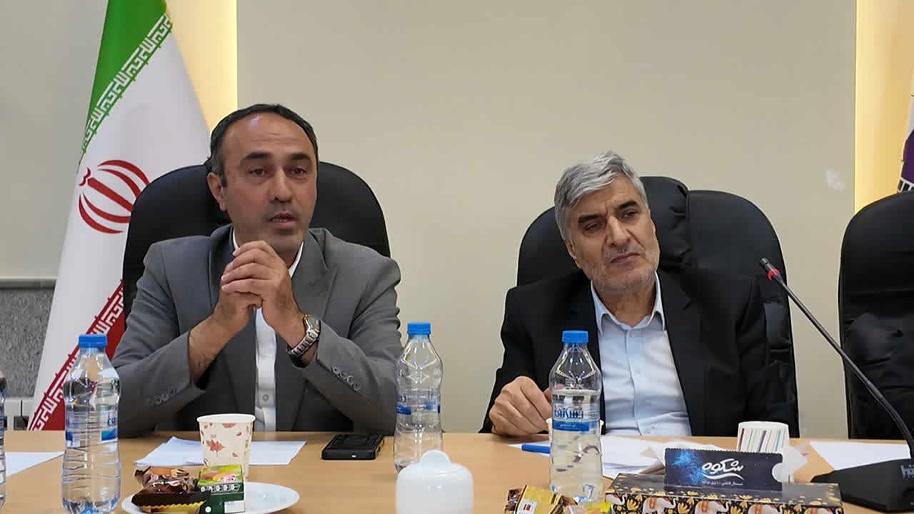 در نشست صمیمی صاحبان صنایع با حضور دستیار ویژه رئیس‌جمهور؛