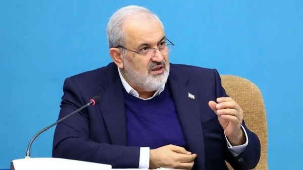وزیر نیرو: ۳۸ هزار پروانه جدید نیروگاه خورشیدی صادر شد وزیر نیرو: ۳۸ هزار پروانه جدید نیروگاه خورشیدی صادر شد