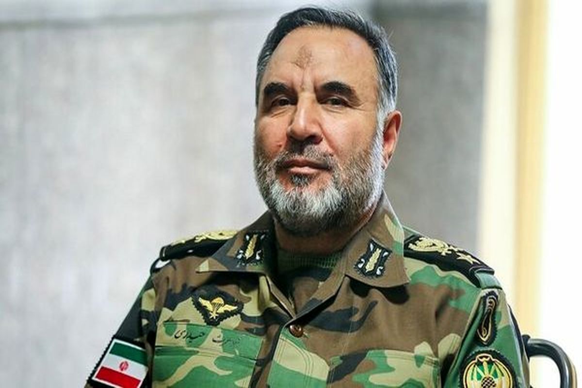 امیر حیدری: ارتش هیچگاه پرچم دفاع را بر زمین نخواهد گذاشت امیر حیدری: ارتش هیچگاه پرچم دفاع را بر زمین نخواهد گذاشت