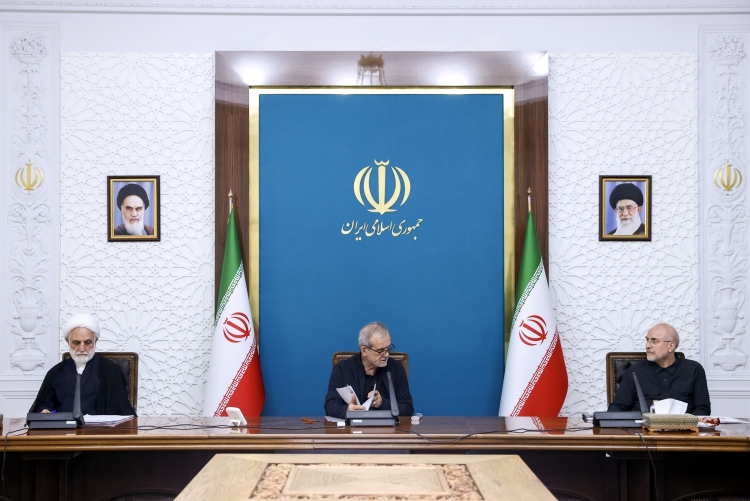 در جلسه شورایعالی هماهنگی اقتصادی سران قوا؛ تمهیدات مورد نیاز تامین پایدار کالاهای اساسی اتخاذ شد در جلسه شورایعالی هماهنگی اقتصادی سران قوا؛ تمهیدات مورد نیاز تامین پایدار کالاهای اساسی اتخاذ شد