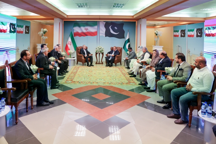 رئیس جمهور: مسلمانان علم خود را باهم به اشتراک بگذارند