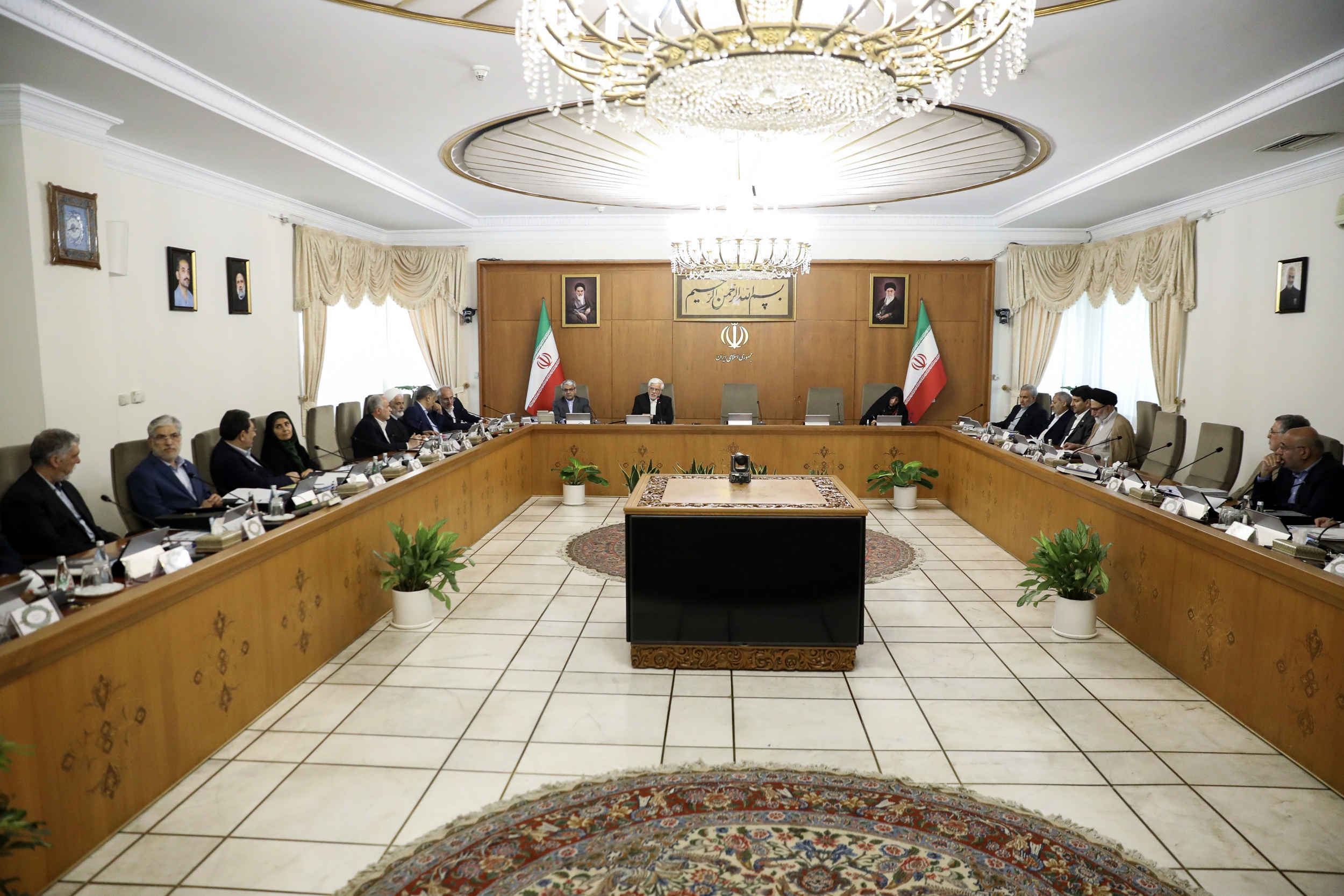 عارف: توسعه و تحکیم روابط تهران-پکن در دستور کار دو کشور است عارف: توسعه و تحکیم روابط تهران-پکن در دستور کار دو کشور است