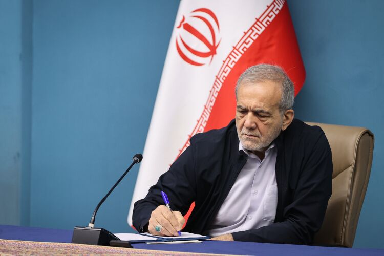 پزشکیان قهرمانی تیم ملی کشتی فرنگی را تبریک گفت پزشکیان قهرمانی تیم ملی کشتی فرنگی را تبریک گفت