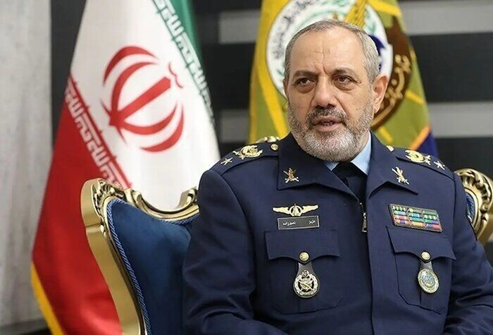وزیر دفاع: باید مرتب آماده دفاع از کشور باشیم وزیر دفاع: باید مرتب آماده دفاع از کشور باشیم