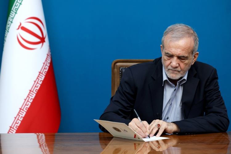 دعوت پزشکیان از مردم برای حضور پرشور در راهپیمایی روز قدس