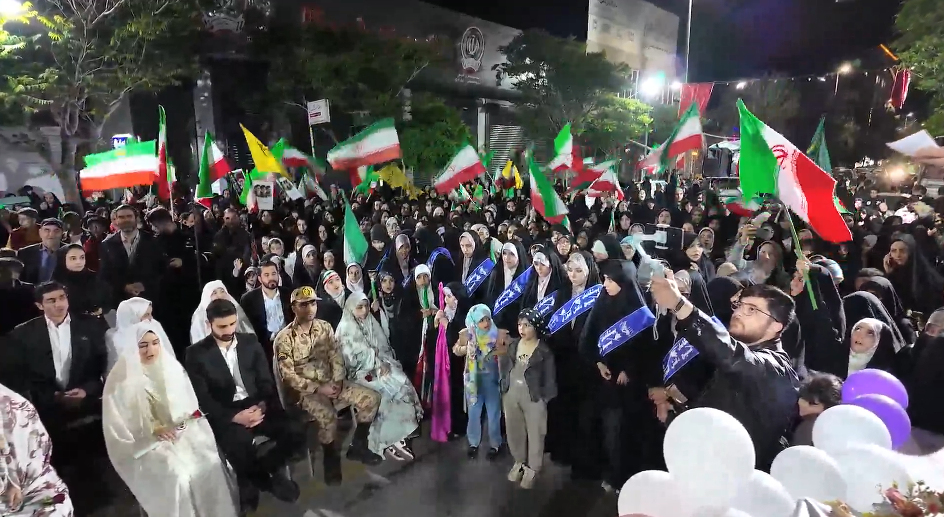 جشن ازدواج زوج‌های جان‌فدا در آذرشهر